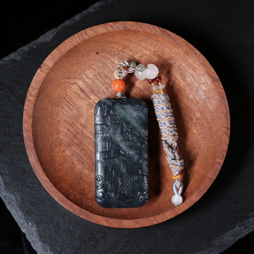 lot57 和田玉青花料山水吊坠/qg51212-182226 保利山东