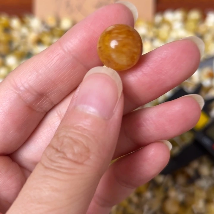 蜜蜡未镶嵌裸石13.8mm一个