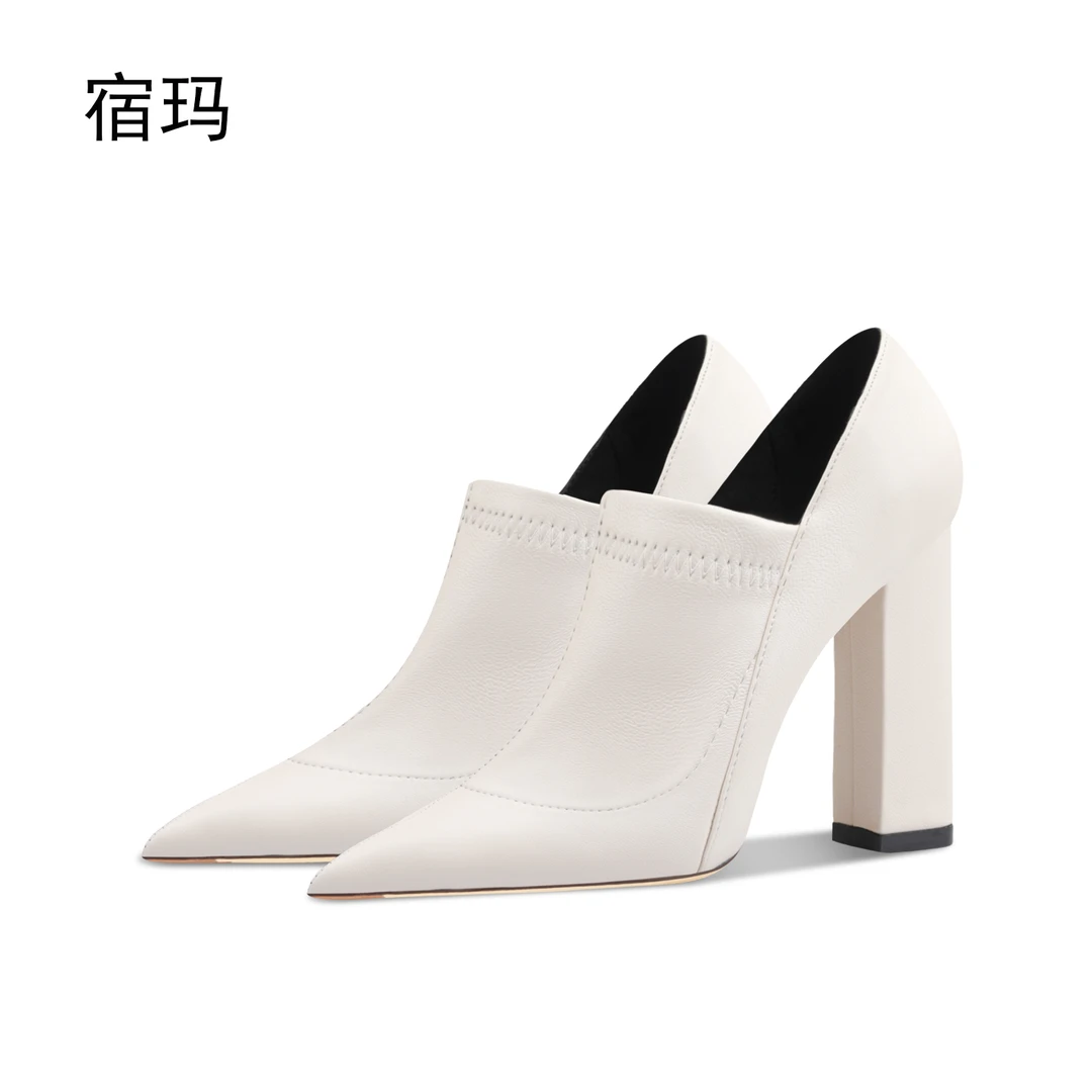 白色及裸靴女2025年秋冬季新款粗跟短靴性感职业尖头百搭短筒靴