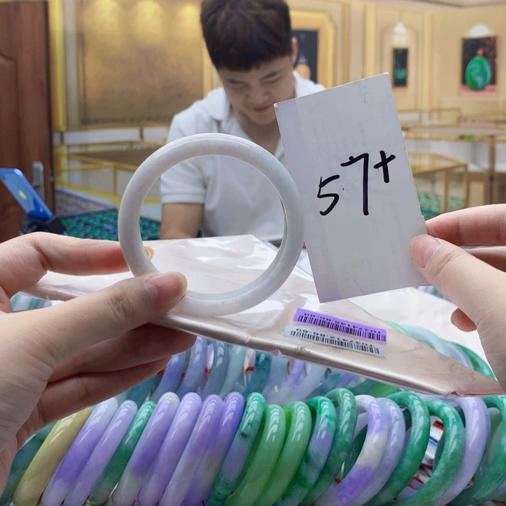 翡翠未镶嵌手镯tt