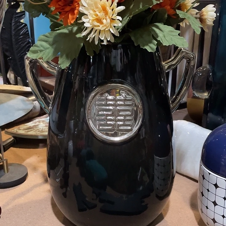 陶瓷花瓶部分（微瑕）