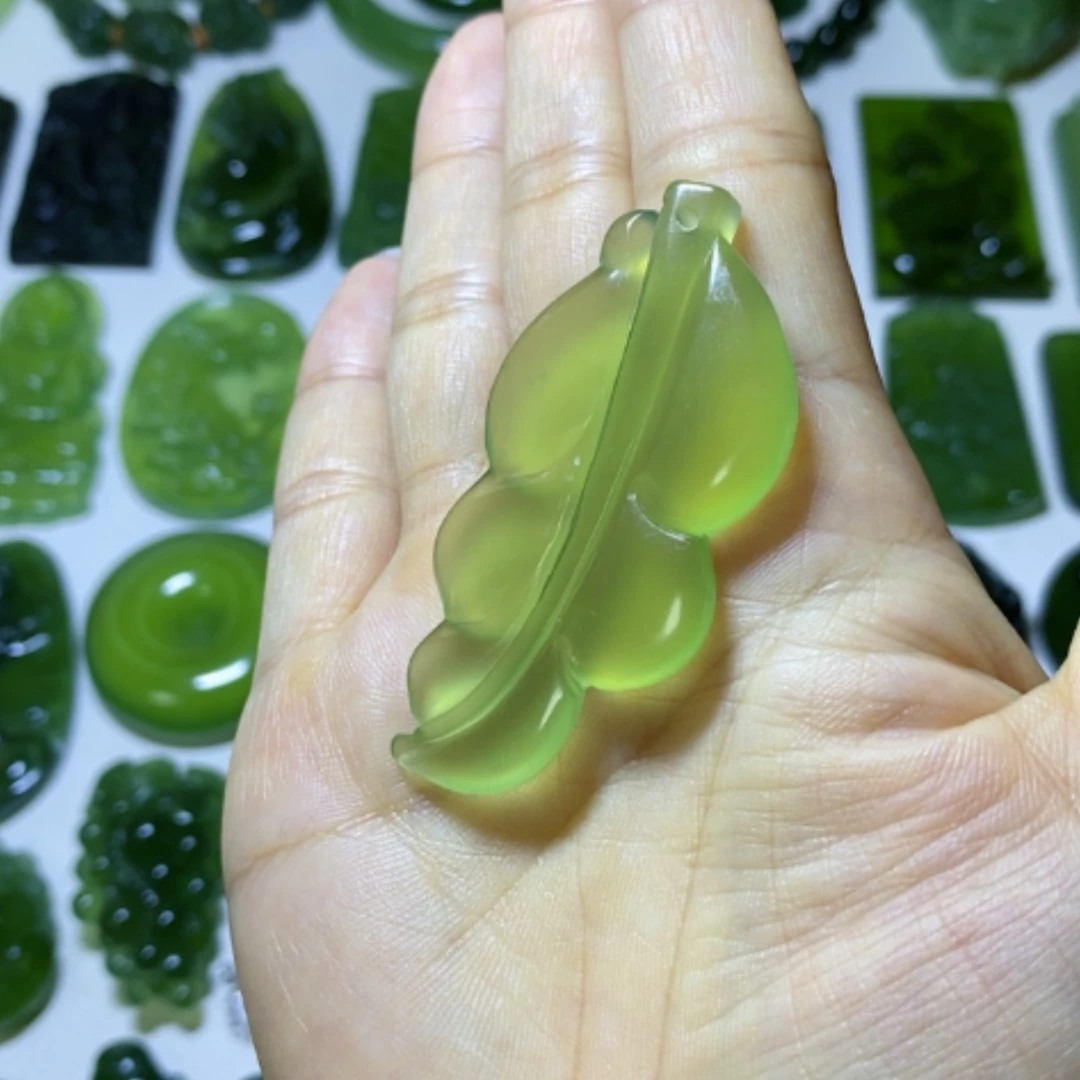 【闪购商品】未镶嵌蛇纹石玉颈饰