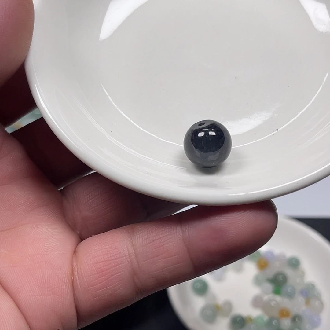 翡翠未镶嵌吊坠(不含链)卡12+黑乌鸡圆珠