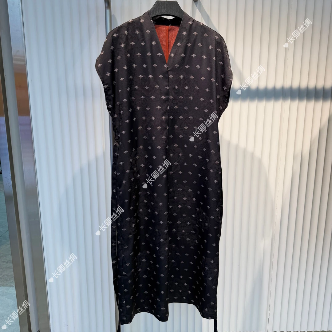 【青青】新中式真丝小蜜蜂织花V领抽绳国风显瘦气质连衣裙X626