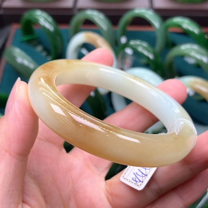 未镶嵌手镯和田玉（糖玉）
