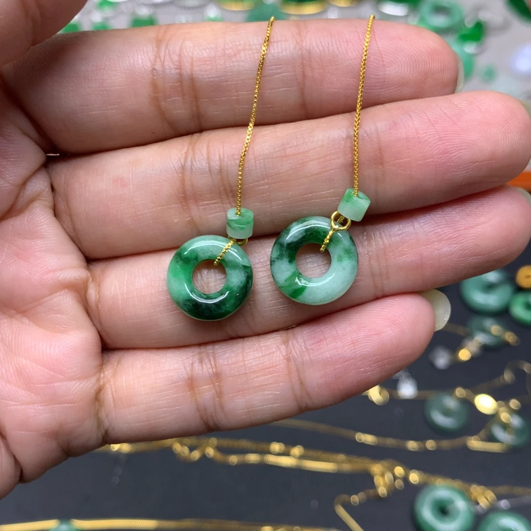 翡翠未镶嵌颈饰有纹裂