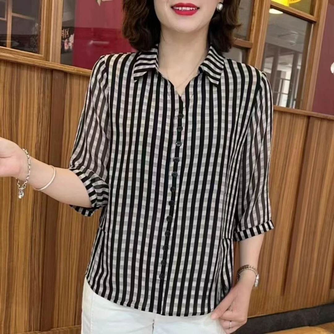 夏季洋气女士衬衫翻领薄款经典格子中袖休闲百搭显瘦修身上衣小衫