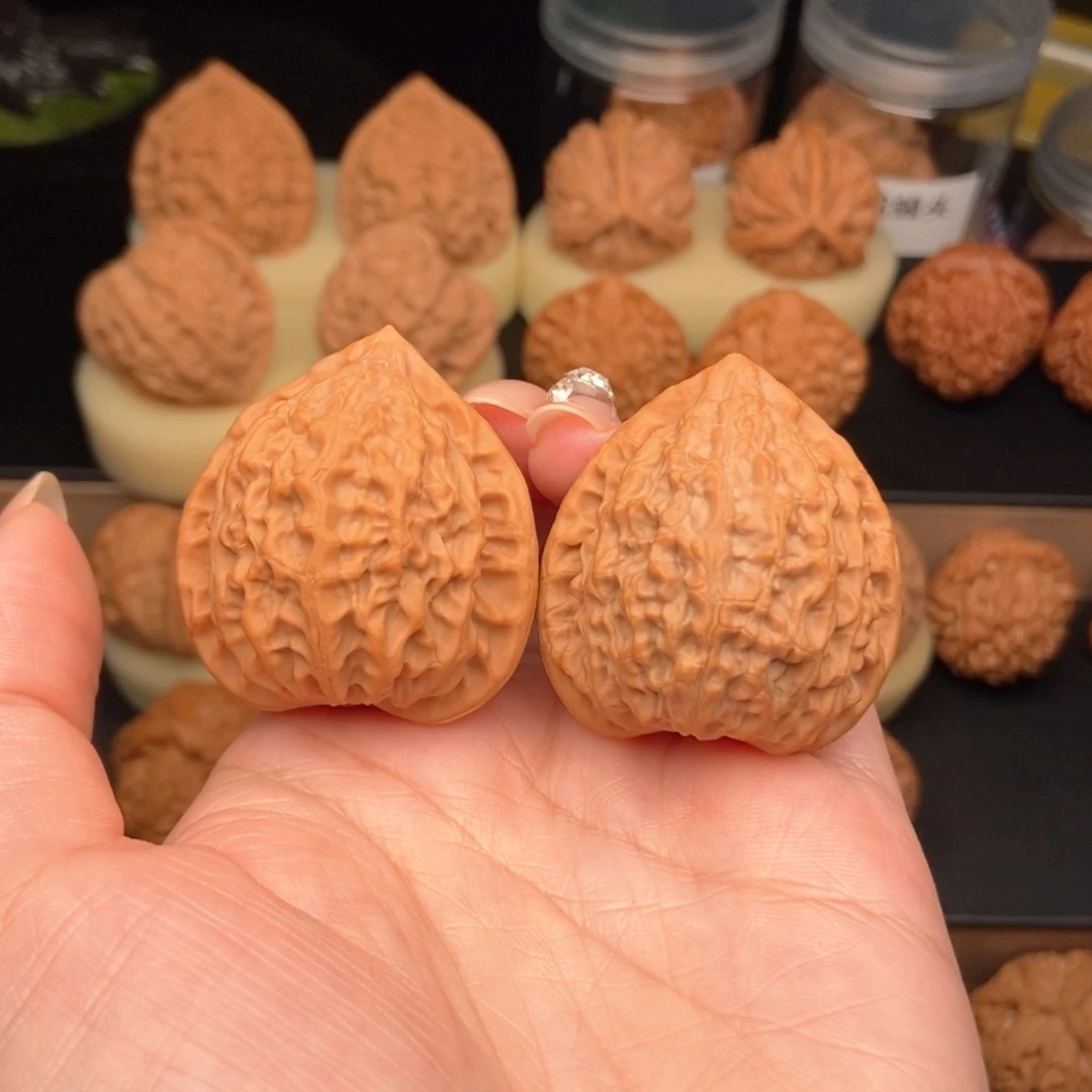 吊坠文玩核桃38金牛