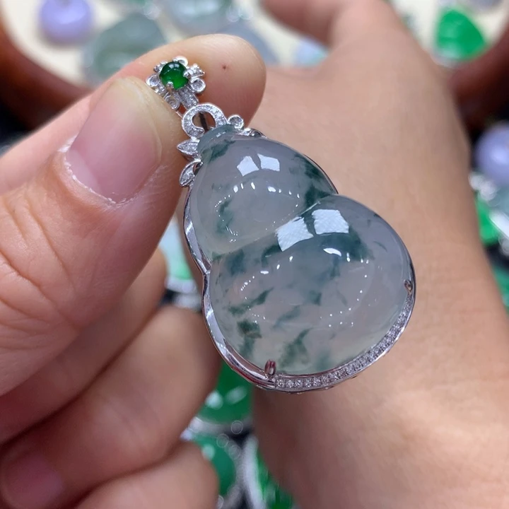 翡翠吊坠(不含链)18K金镶嵌