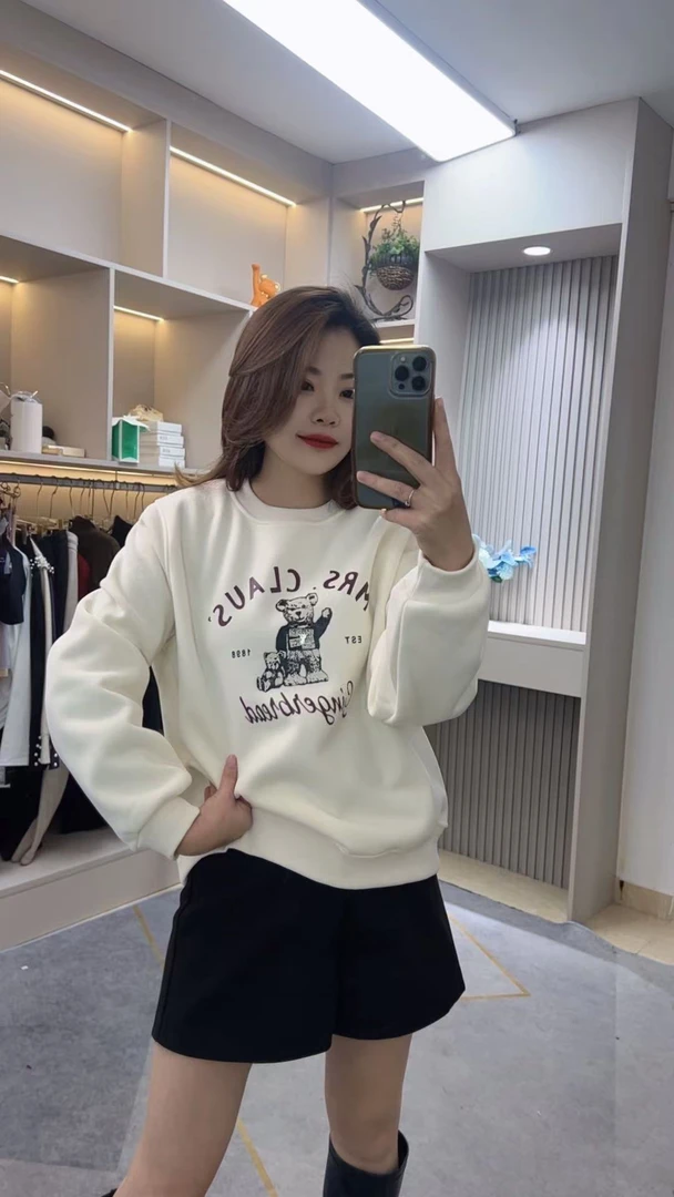 冬季新款加绒百搭小熊圆领卫衣5188