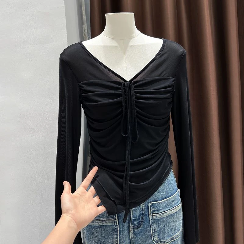 黑色 温柔风V领绑带褶皱不规则辣妹上衣