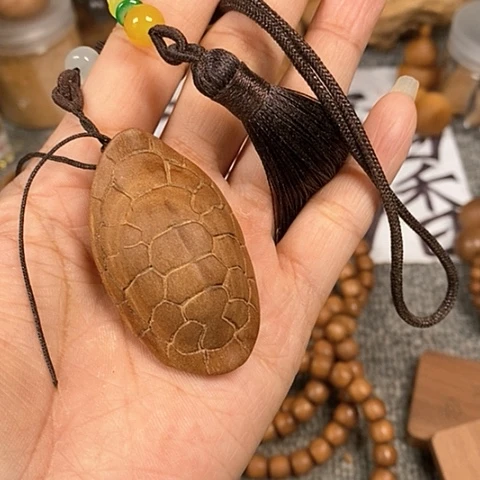 檀香木吊坠陈*姐老山檀香富甲挂件