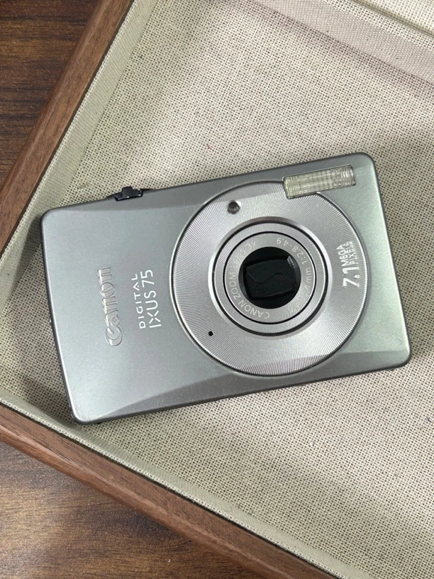9新 Canon/佳能 ixus75 银色 复古ccd数码相机