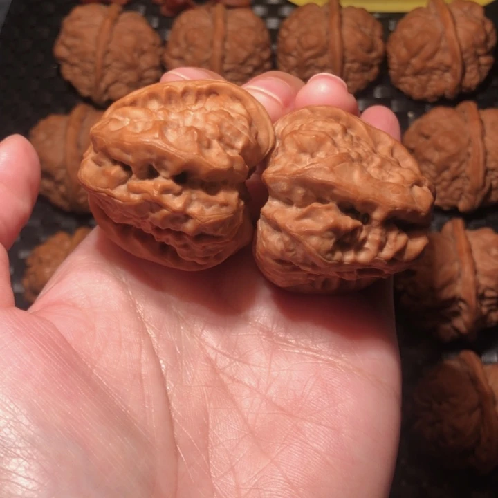 文玩核桃把件大裂谷深开蛙王40