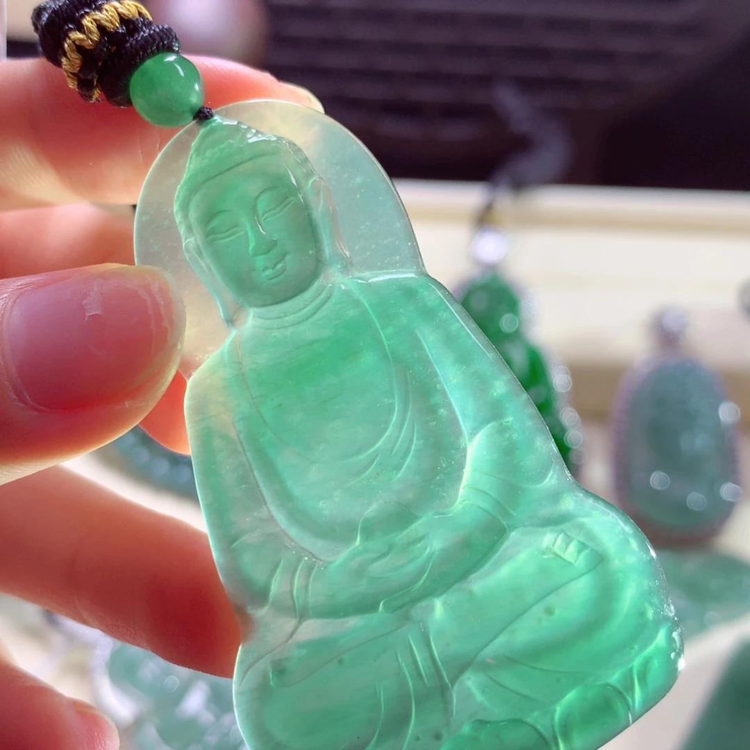 颈饰未镶嵌翡翠天然