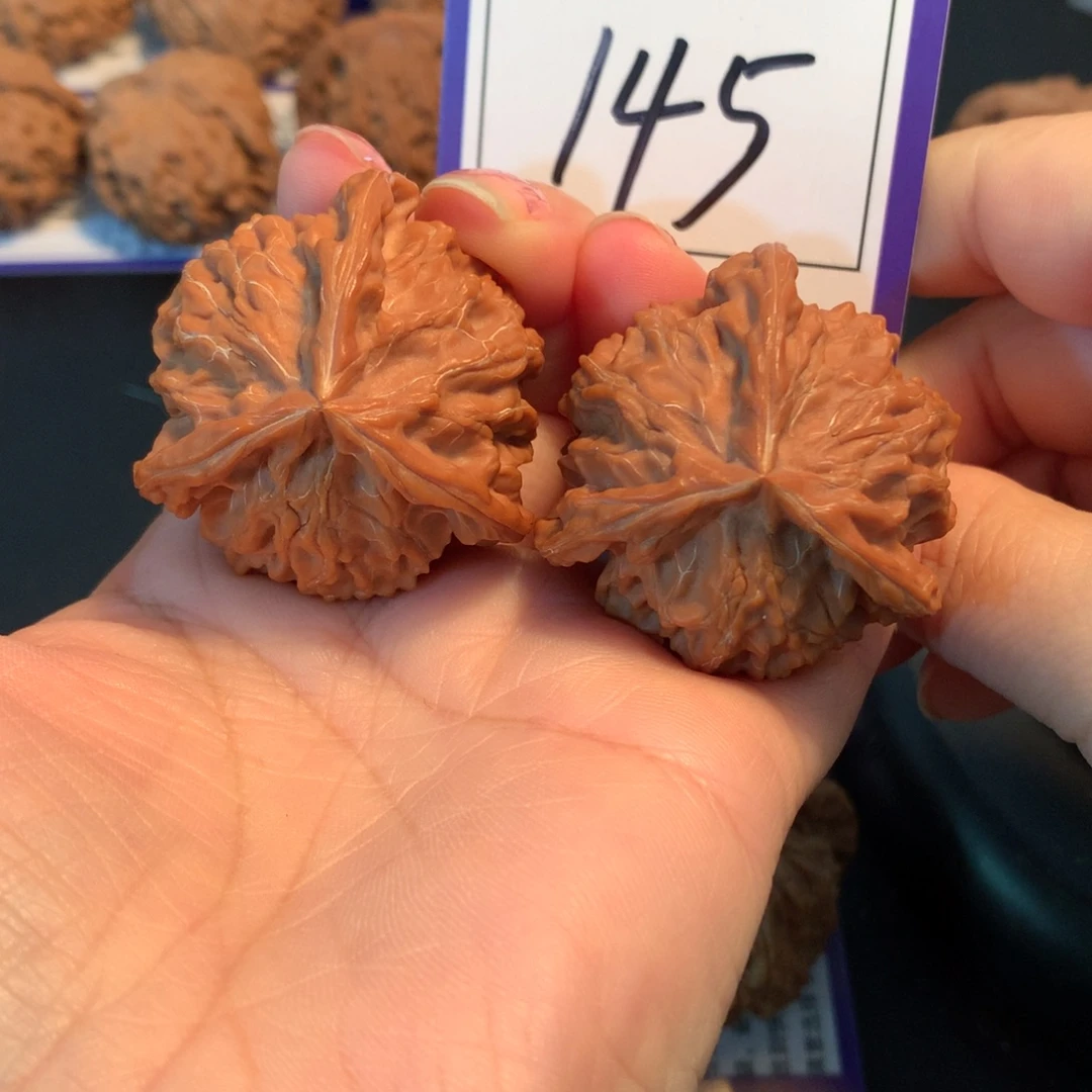 文玩核桃把件145盘山三棱40.5