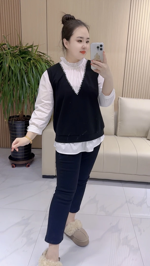 【聪姐推荐】6037欧货重工V领假两件拼接T恤衫（衣长68，胸围126）