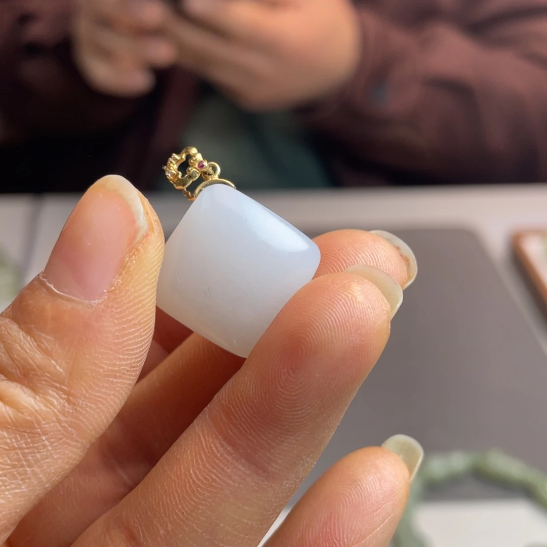 和田玉颈饰18K金镶嵌