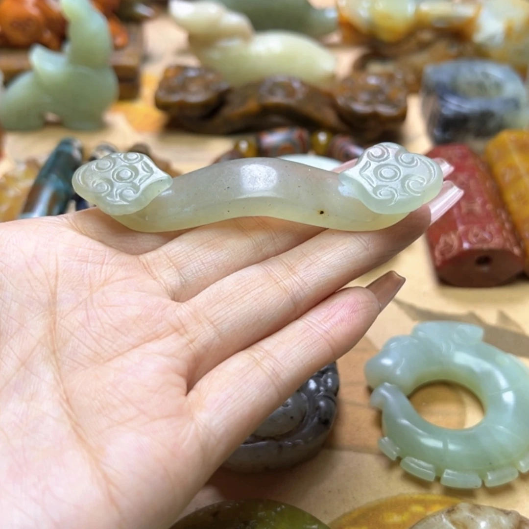 【闪购商品】蛇纹石玉颈饰未镶嵌