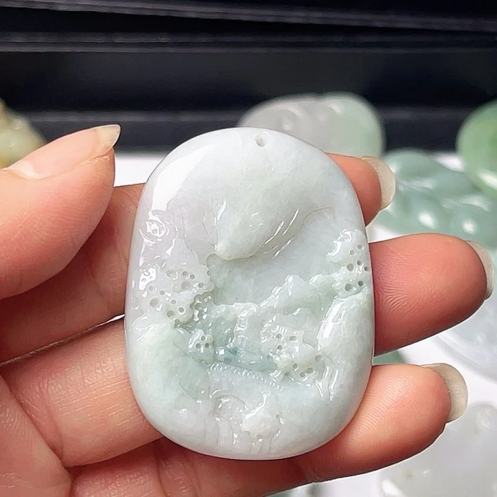 翡翠未镶嵌颈饰山水牌