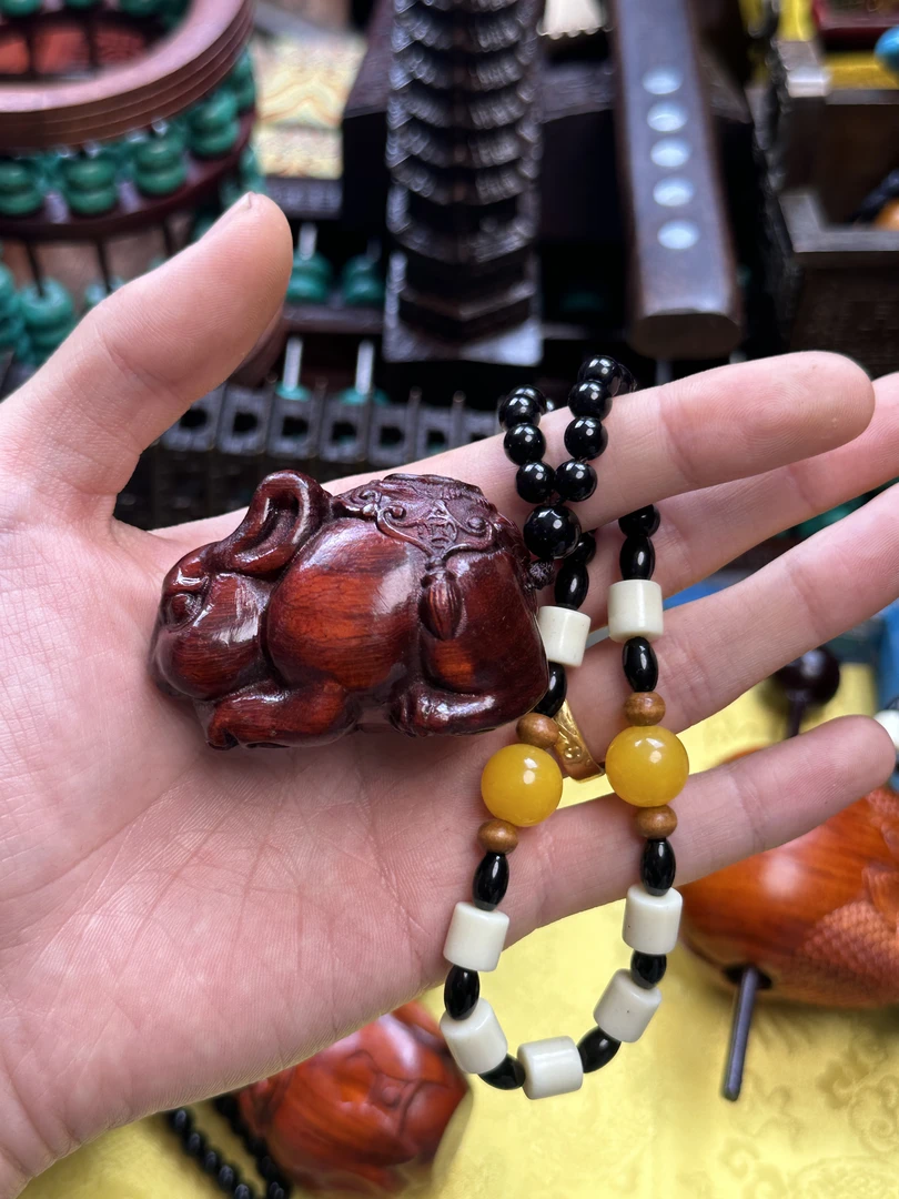 【闪购商品】紫檀兔子手把件