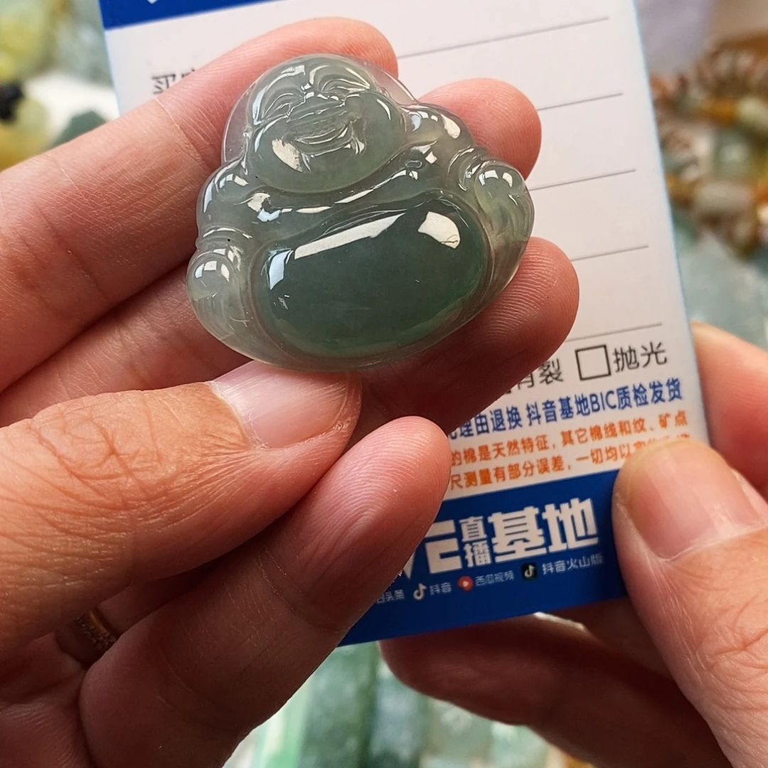 翡翠未镶嵌颈饰佛