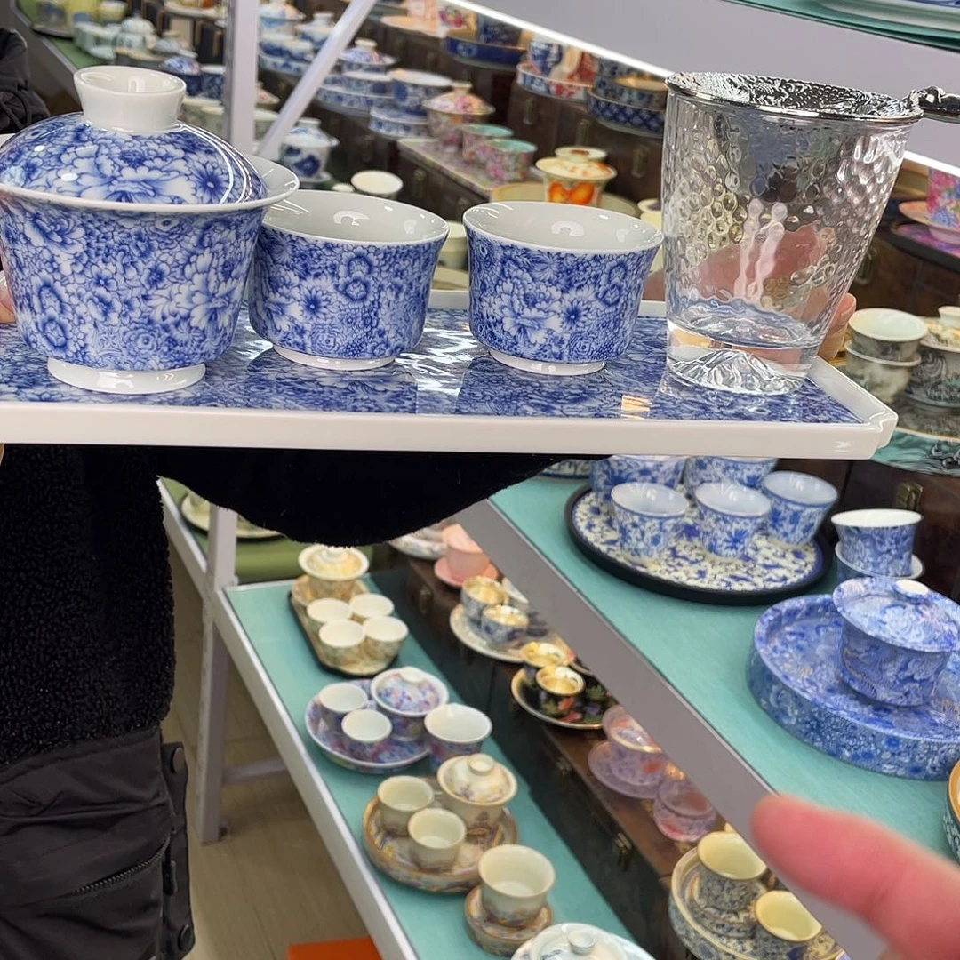 盖碗里的水煮开后放入