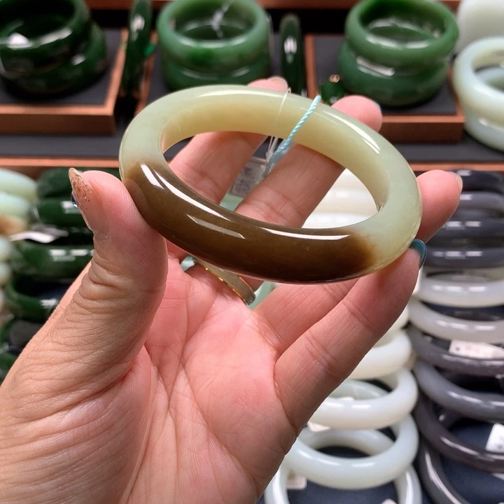 【闪购商品】未镶嵌手镯和田玉57
