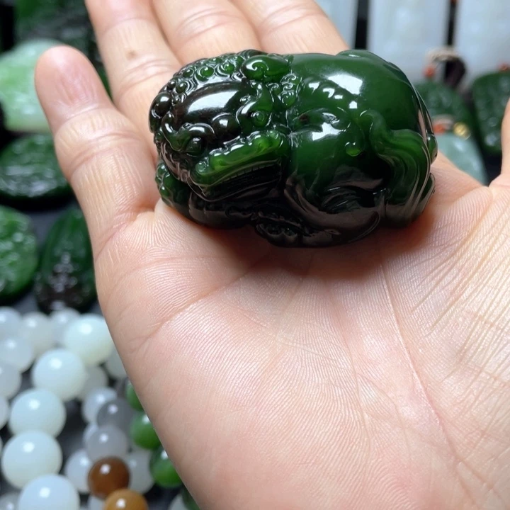 和田玉（碧玉）颈饰未镶嵌