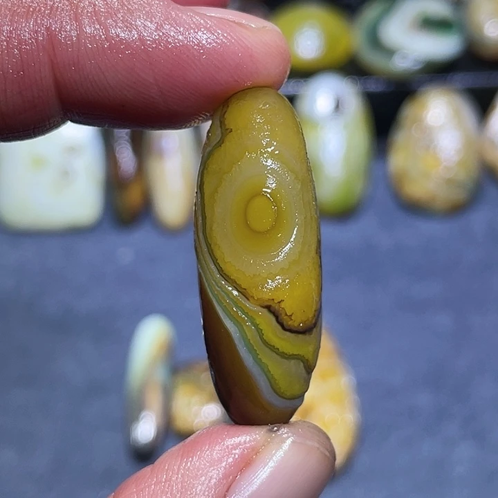 玛瑙/玉髓未镶嵌珠宝奇石