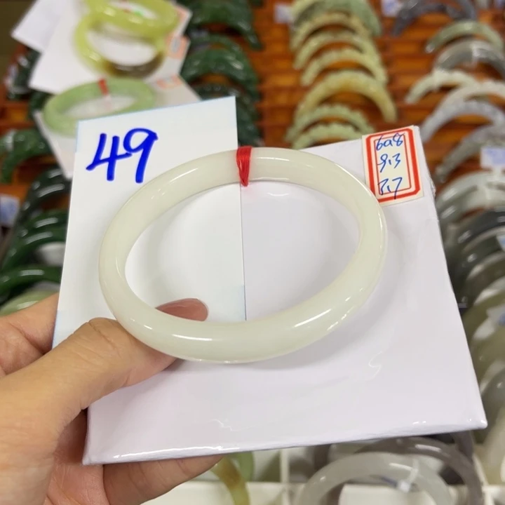 和田玉未镶嵌手镯