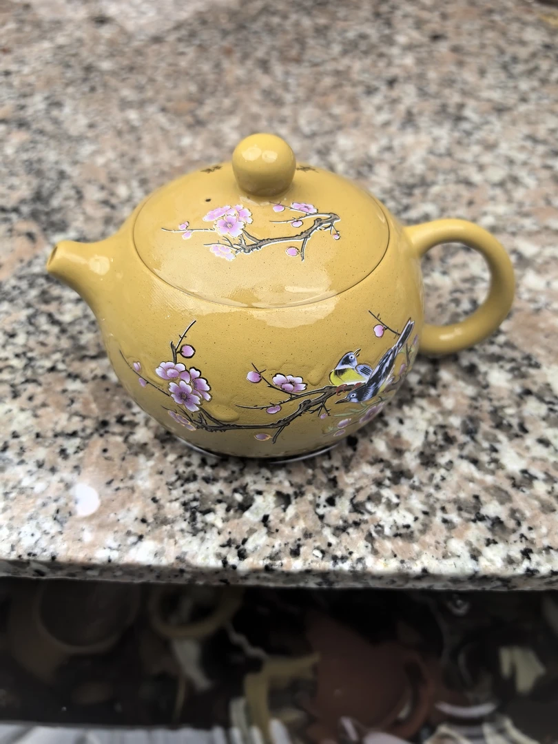 【闪购商品】黄段泥喜上眉梢西施壶  H