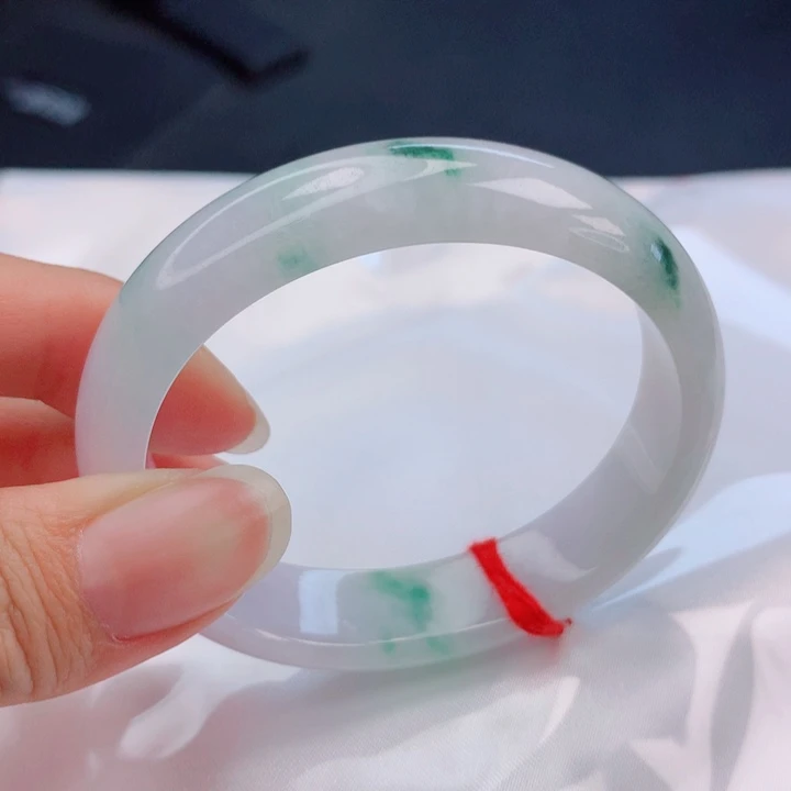 翡翠未镶嵌手镯（贵妃镯）52圈