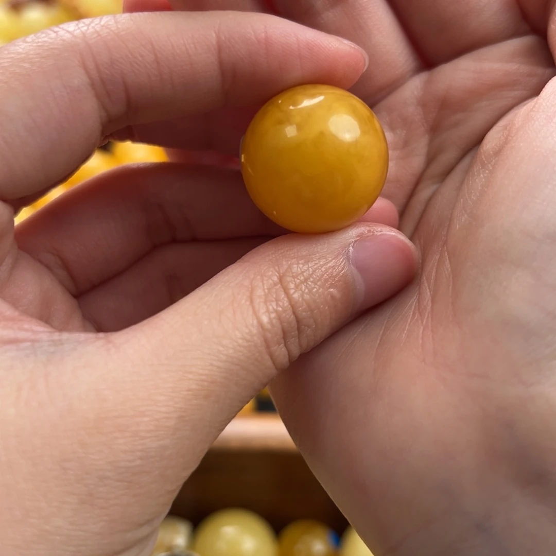 未镶嵌琥珀珠宝奇石