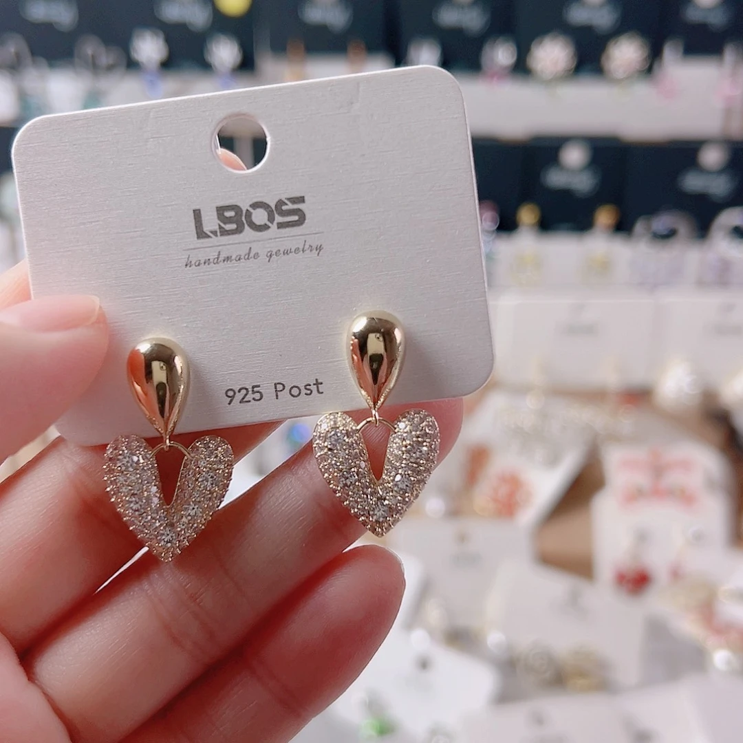 锆石纯铜合金耳环的