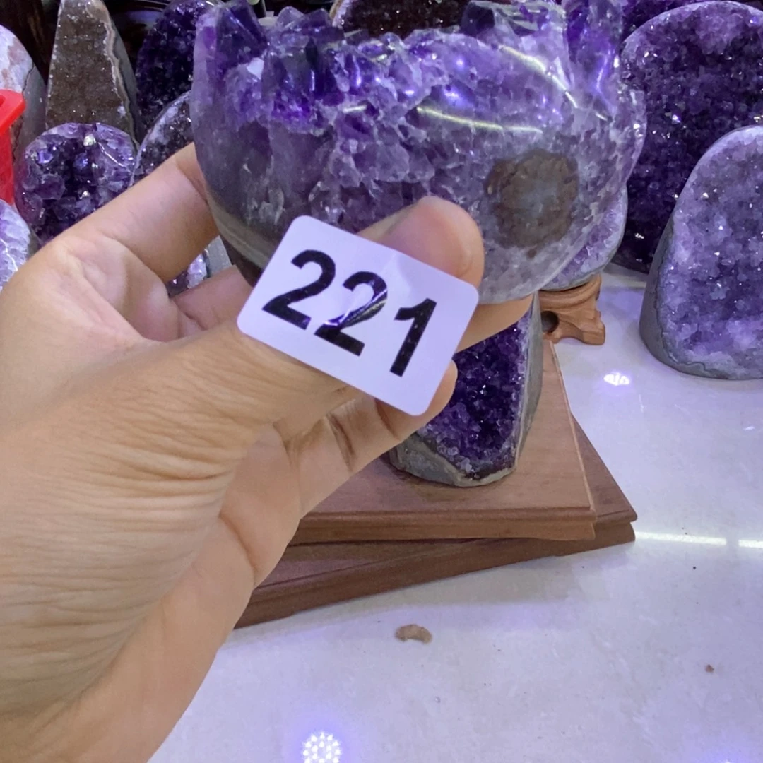 璧***钱未镶嵌紫晶大型摆件(非配饰)