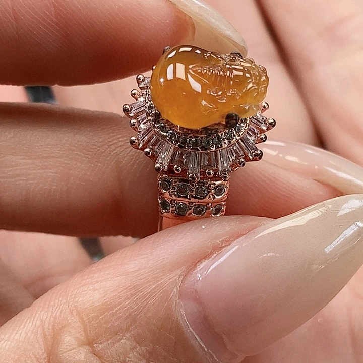 兜***糖翡翠未镶嵌戒指貔貅