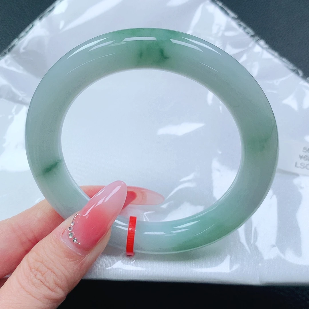 翡翠手镯未镶嵌57圈