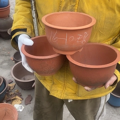 紫砂中国宜兴紫砂花盆，