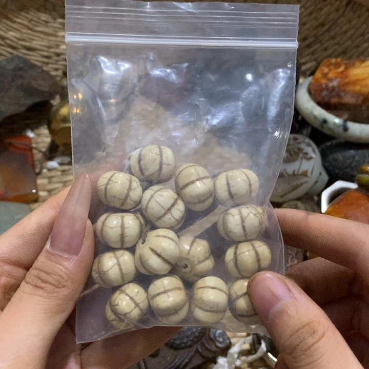瓷片头文字和图片是一样