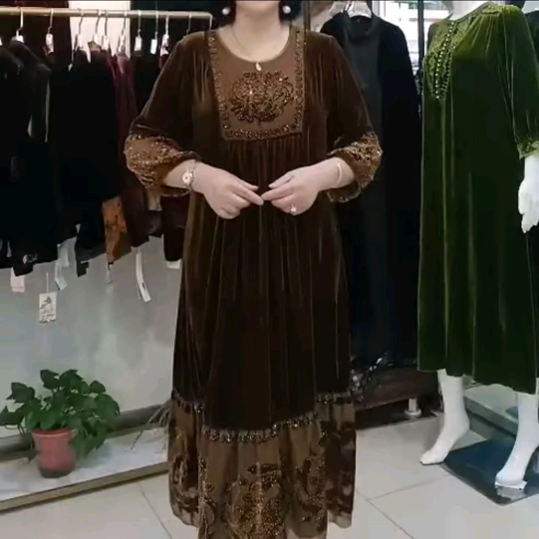 中老年气质显瘦连衣裙宽松遮肚时尚大码女装