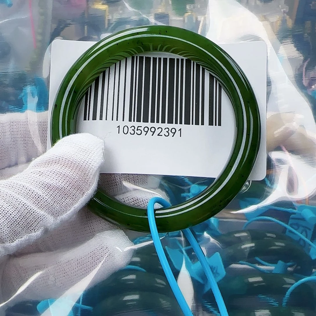 和田玉手镯未镶嵌包容56