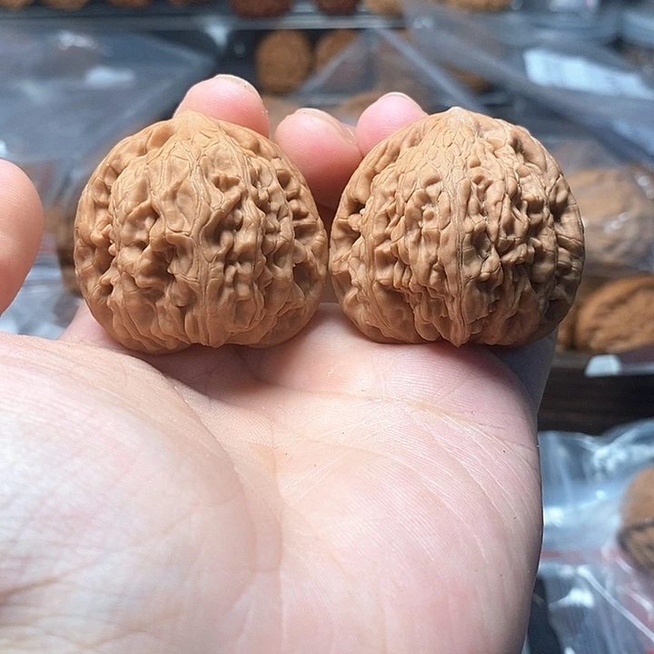 瓜***哥1文玩核桃虎头王41-20