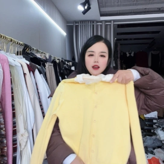 连帽针织上衣福利