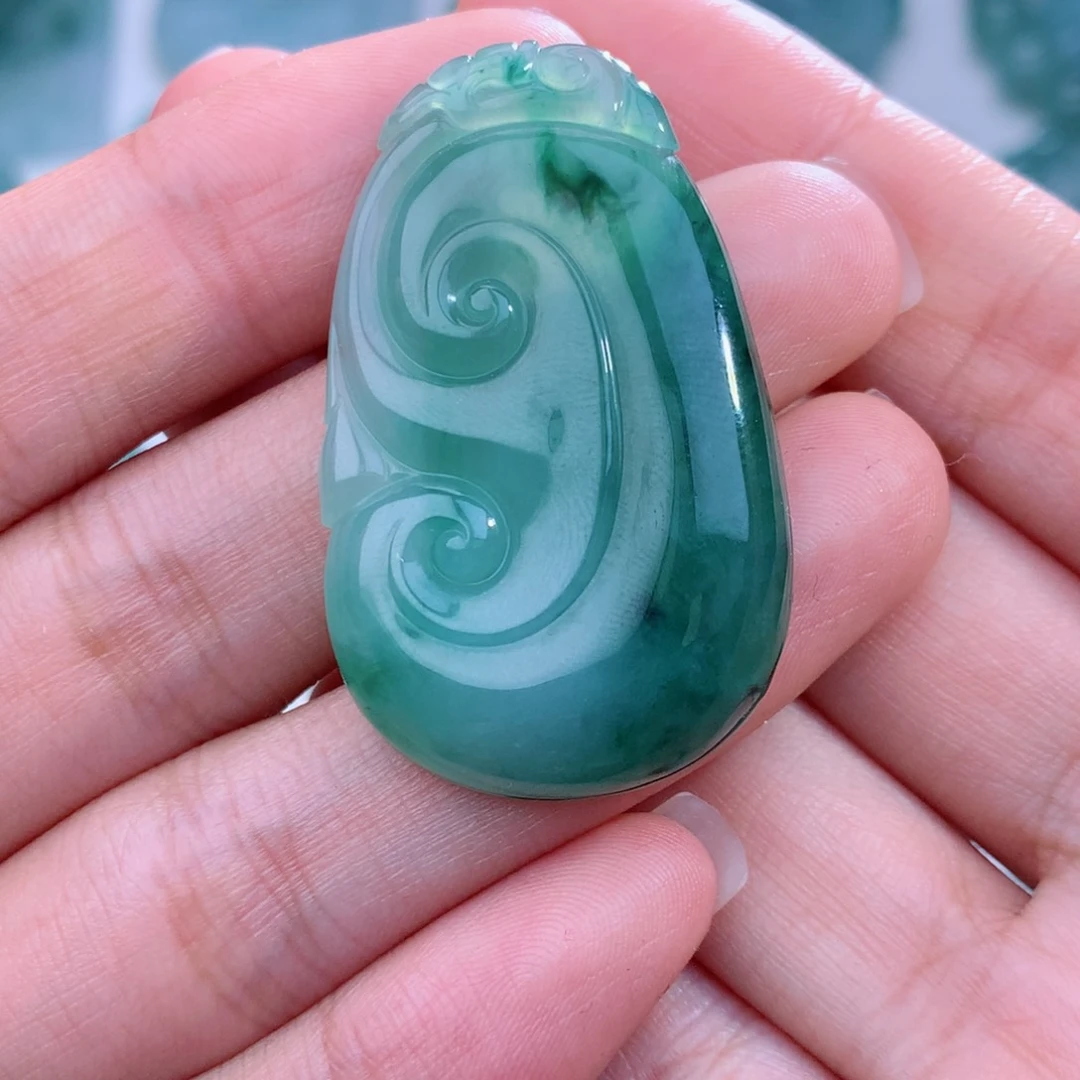 颈饰未镶嵌翡翠如意