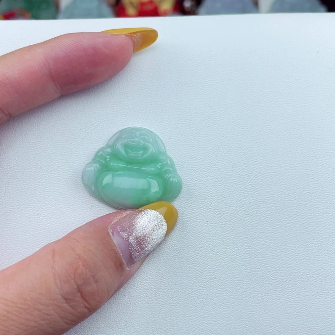 翡翠未镶嵌颈饰静