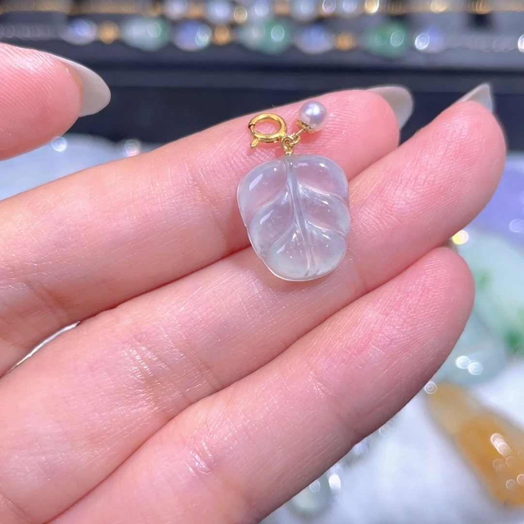 颈饰18K金镶嵌翡翠翡翠