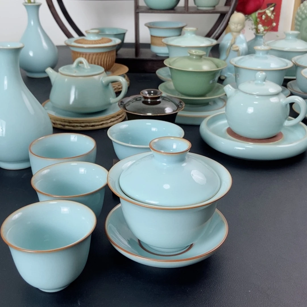 天青釉元宝盖碗三件套