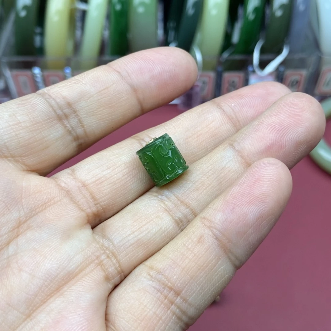 和田玉吊坠(不含链)18K金镶嵌芳*