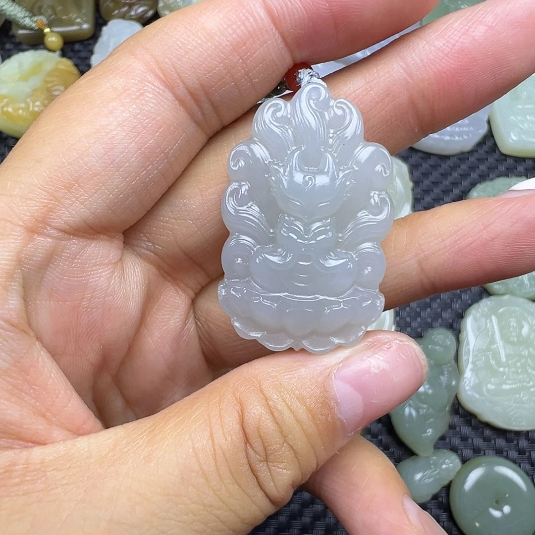 和田玉未镶嵌吊坠(赠链)卡37.7
